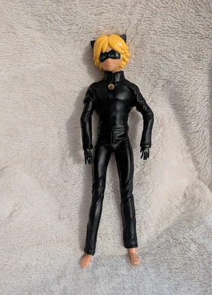 Poupée Mannequin Chat Noir (Cat Noir) Miraculous Bandai 2016 - Articulée, marke: Miraculous, zustand: Gut, größe: 3 Jahre / 98, 2,90 €, 3,75 € inklusive Vinted-Käuferschutz