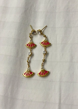 Orecchini pendenti Guess dorati con dettagli rossi – eleganti e luminosi, marke: GUESS, zustand: Neu, 15,00 €, 16,45 € inklusive Vinted-Käuferschutz