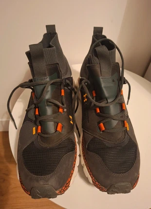 Botas deportivas talla 46, marca: Under Armour, estado: Muy bueno, tamaño: 46, 25,00 €, 26,95 € Protección al comprador incluida