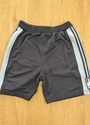 Short Noir adidas | Taille L | Très bon état, marque: adidas, état: Très bon état, taille: L, 18,00 €, 19,60 € Protection acheteurs (Pro) incluse