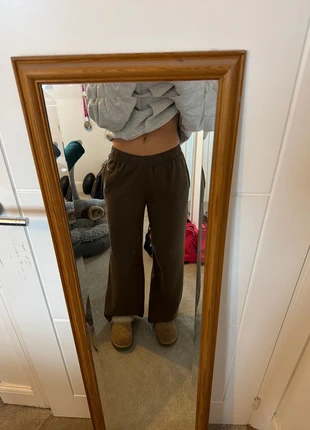 Brown joggers, brand: Hollister, condition: Very good, size: XS / 6, £7.00, £8.05 includes Buyer Protection