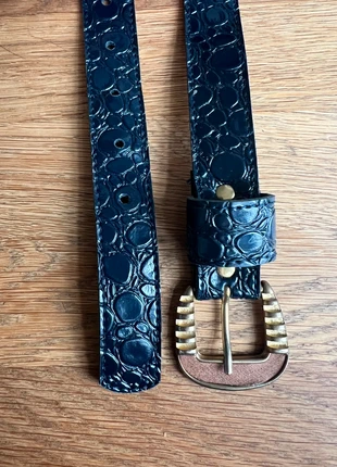 Vintage Gürtel in blau mit goldener Schnalle, merk: Vintage, staat: Heel goed, maat: Aanpasbaar, € 10,00, € 11,20 inclusief Kopersbescherming