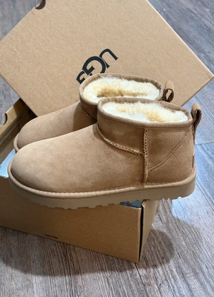 Ugg Ultra Mini, marque: UGG, état: Neuf avec étiquette, taille: 39, 65,00 €, 68,95 € Protection acheteurs incluse