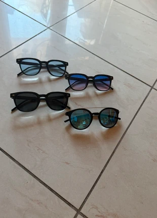 Vendo 4 Occhiali da Sole UNISEX | shein | Vari colori | Nuovi + Omaggio, marke: Shein, zustand: Neu, 4,50 €, 5,43 € inklusive Vinted-Käuferschutz