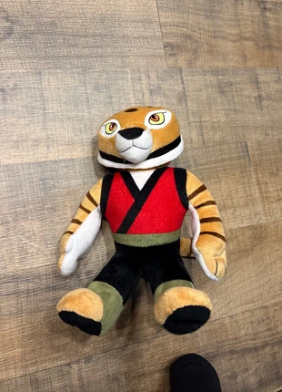 Peluche Tigresse Kung fu panda, marque: Kung Fu Panda, état: Neuf sans étiquette, taille: 18-24 mois / 86 cm, 3,00 €, 3,85 € Protection acheteurs incluse