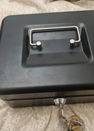 Petite coffre action, marque: Action, état: Très bon état, 1,00 €, 1,75 € Protection acheteurs incluse