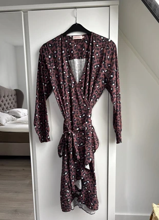 Great Looks overslagjurk maat 46 – panterprint – lichte pilling, merk: Great Looks, staat: Goed, maat: XXXL / 46 / 18, € 5,00, € 5,95 inclusief Kopersbescherming