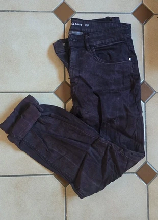 Jean couleur prune, marque: Yessica, état: Bon état, taille: M, 2,00 €, 2,80 € Protection acheteurs incluse