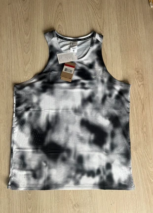 Débardeur Nike running breathe taille L, marke: Nike, zustand: Neu, größe: L, 39,00 €, 41,65 € inklusive Vinted-Käuferschutz