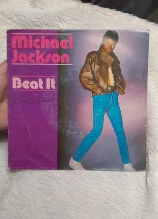 Michael Jackson - Beat it - 45T, condition: Good, €8.00, €9.10 includes Buyer Protection