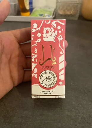 parfum Yara en roll-on, marque: Luxury, état: Neuf avec étiquette, 1,50 €, 2,28 € Protection acheteurs incluse