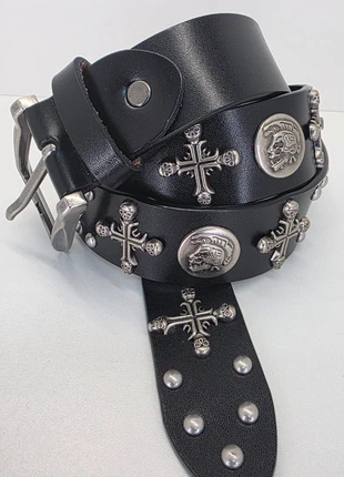 Ceinture noire rivetée CTDM croix clous têtes de mort 115 cm, marque: ROCK PUNK METAL, état: Neuf avec étiquette, taille: 115 cm, 27,00 €, 29,05 € Protection acheteurs (Pro) incluse