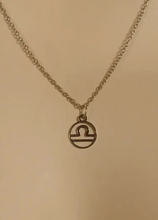 Collier en acier inoxydable argenté signe astrologique balance, estado: Novo sem etiquetas, €5.00, €5.95 inclui Proteção do Comprador