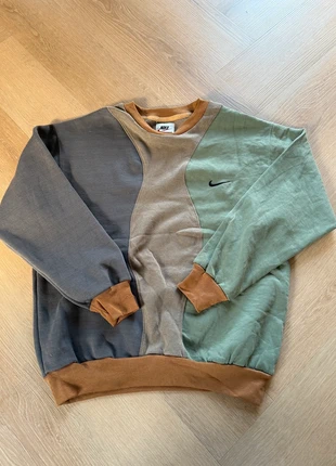Nike | Sweater | Vintage | Rework | upcycled, marque: Nike, état: Très bon état, taille: M, 24,00 €, 25,90 € Protection acheteurs incluse