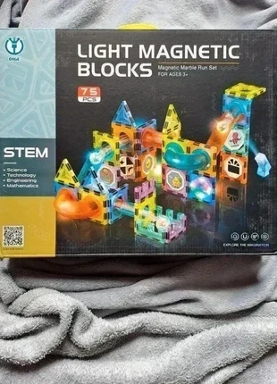 Blocs de Construction Magnétiques - 75 pcs, merk: ADGO-GO, staat: Nieuw met prijskaartje, maat: 3 jaar / 98 cm, € 35,00, € 37,45 inclusief Kopersbescherming Pro