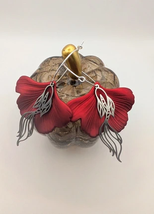 🌹 Boucles d'Oreilles "Éclat de Fleur Exotique" - Rouge Profond & Argenté 🌹, zustand: Sehr gut, 8,90 €, 10,05 € beinhaltet Vinted-Käuferschutz Pro