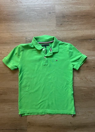Polo Tommy Hilfiger kids, fel groen, merk: Tommy Hilfiger, staat: Heel goed, maat: 10 jaar / 140 cm, € 7,50, € 8,58 inclusief Kopersbescherming