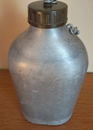 Ancienne gourde militaire, marque: Militaire, état: Très bon état, 10,00 €, 11,20 € Protection acheteurs incluse