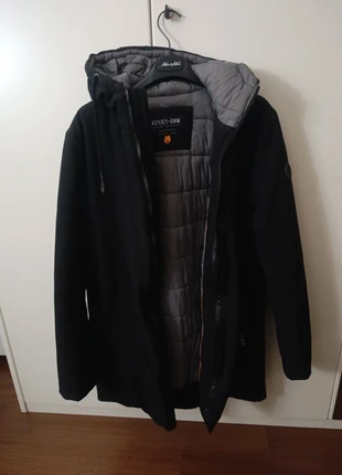 piumino invernale nero con cappuccio keyjey, merk: KEYJEY DNN, staat: Nieuw zonder prijskaartje, maat: L / 40 / 12, € 40,00, € 42,70 inclusief Kopersbescherming