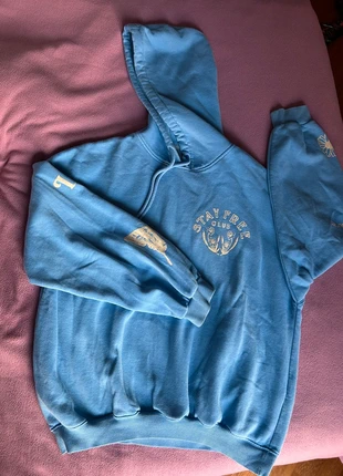 Felpa azzurra con cappuccio e stampa vintage, marque: Bershka, état: Très bon état, taille: S / 36 / 8, 8,00 €, 9,10 € Protection acheteurs incluse