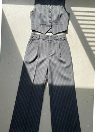 Ensemble gris avec gilet sans manches et pantalon large, marca: GrayHaunt, estado: Muy bueno, tamaño: M / 38 / 10, 74,99 €, 79,44 € Protección al comprador incluida