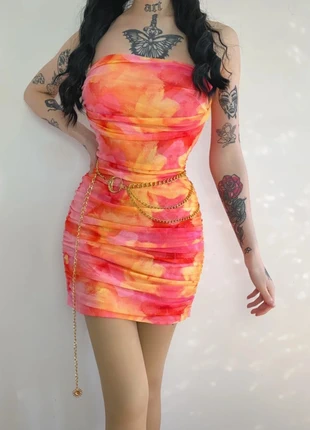 Robe style Ibiza à fleurs froncée en tulle, marke: Zara, zustand: Neu, größe: S / 36 / 8, 7,99 €, 9,09 € beinhaltet Vinted-Käuferschutz Pro