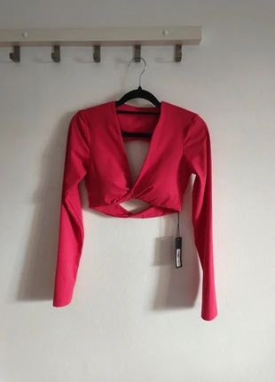 Unified Twist Front Long Sleeve Crop Top from Oneractive, marca: Oner Active, estado: Nuevo con etiquetas, tamaño: M / 38 / 10, 50,00 €, 53,20 € Protección al comprador incluida