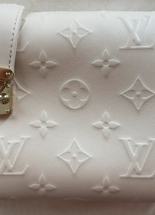 Side Trunk PM Crema - Louis Vuitton, marque: Louis Vuitton, modèle: Side Trunk, état: Neuf avec étiquette, 2 500,00 €, 2 625,70 € Protection acheteurs incluse