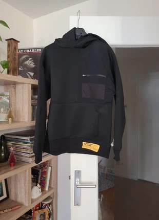 Sweat à capuche noir Zara, garçon 14-14 ans., marque: Zara, état: Très bon état, taille: 14 ans / 164 cm, 12,00 €, 13,30 € Protection acheteurs incluse