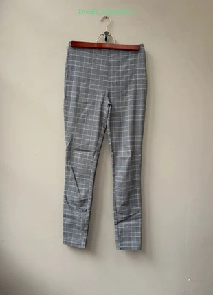 Pantalon slim New Look à carreaux gris – Taille 38/UK 10 - Très bon état, merk: New Look, staat: Heel goed, maat: M / 38 / 10, € 7,00, € 8,05 inclusief Kopersbescherming