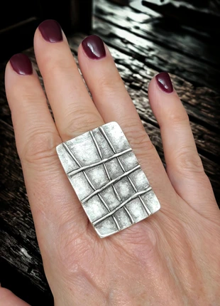Bague rectangulaire texturée – Modèle Nakkaş – plaqué argent, état: Très bon état, taille: Ajustable, 19,00 €, 20,65 € Protection acheteurs (Pro) incluse