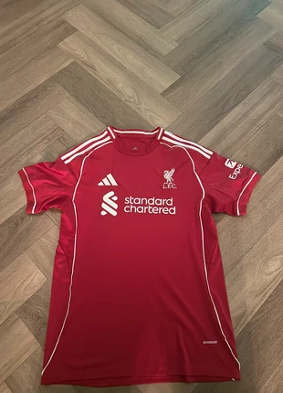 Liverpool shirt, merk: adidas, staat: Nieuw zonder prijskaartje, maat: XL, € 14,00, € 15,40 inclusief Kopersbescherming