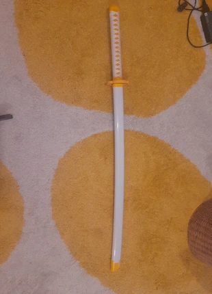 Katana de zenitsu dans demon slayer, marque: Katana, état: Bon état, 28,00 €, 30,10 € Protection acheteurs incluse