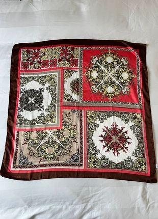 Carré Ted Lapidus, marque: Ted Lapidus, état: Très bon état, 4,00 €, 4,90 € Protection acheteurs incluse