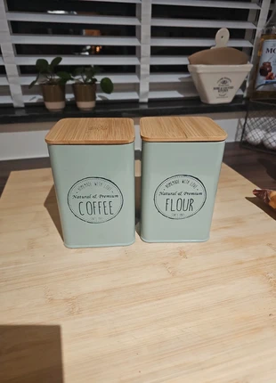 Twee bewaarblikken Natural & Premium, merk: Natural & Premium, staat: Heel goed, € 4,50, € 5,43 inclusief Kopersbescherming