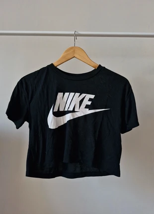 Crop top Nike, marque: Nike, état: Très bon état, taille: XS / 34 / 6, 7,00 €, 8,05 € Protection acheteurs incluse