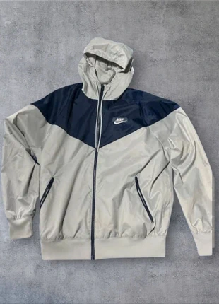 Veste Nike Windrunner gris bleu marine capuche taille M, brand: Nike, condizioni: Ottime, taglia: M, €24.90, €26.85 include la Protezione acquisti Pro