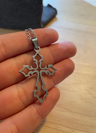 y2k Halskette/Necklace Chromelook, Cross, Edelstahl, Stainless Steel, merk: Rave, staat: Heel goed, € 13,99, € 15,39 inclusief Kopersbescherming