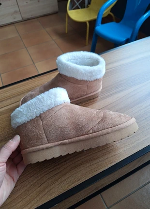 Chaussures fourrées, merk: Primark, staat: Heel goed, maat: 36, € 5,00, € 5,95 inclusief Kopersbescherming