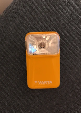 Lampe torche Varta vintage – couleur jaune, brand: VARTA, condizioni: Ottime, €9.99, €11.19 include la Protezione acquisti