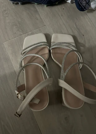 Talons taille 40-41, marque: Shein, état: Neuf sans étiquette, taille: 40.5, 7,50 €, 8,58 € Protection acheteurs incluse