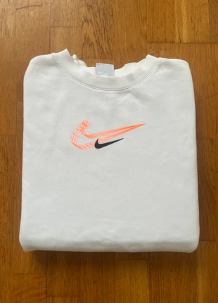 Pull Nike blanc taille M, marque: Nike, état: Très bon état, taille: M, 25,00 €, 26,95 € Protection acheteurs incluse