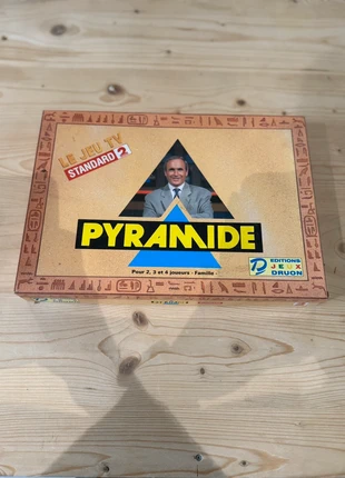 Jeux de société pyramide, brand: JEU, condition: Good, €3.50, €4.38 includes Buyer Protection