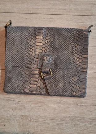 Sac pochette en cuir véritable motif python couleur gris, marque: Borse in Pelle, état: Très bon état, 18,00 €, 19,60 € Protection acheteurs incluse