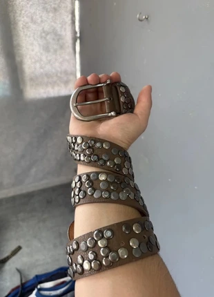 Vintage Leather Y2K Belt Avant Garde Metal Rivets, brand: Avant Garde, condizioni: Ottime, taglia: 95 cm, €25.00, €26.95 include la Protezione acquisti