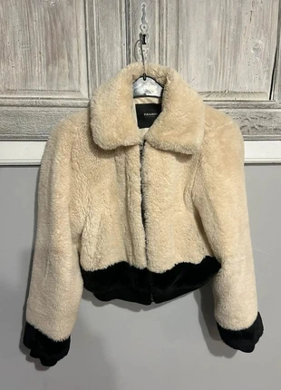 Veste moumoute pull and bear, marque: Pull & Bear, état: Très bon état, taille: S / 36 / 8, 20,00 €, 21,70 € Protection acheteurs incluse