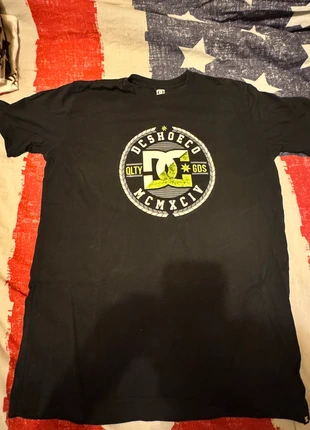 T-shirt DC Shoes, marque: DC Shoes, état: Très bon état, taille: S, 4,00 €, 4,90 € Protection acheteurs incluse