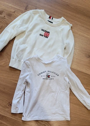 Tommy hilfiger Jersey + camiseta, merk: Tommy Hilfiger, staat: Heel goed, maat: 18-24 maanden / 86 cm, € 16,00, € 17,50 inclusief Kopersbescherming