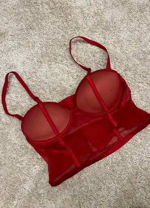 Soutien gorge rouge push up, marque: Tezenis, état: Très bon état, taille: 85B, 10,00 €, 11,20 € Protection acheteurs incluse