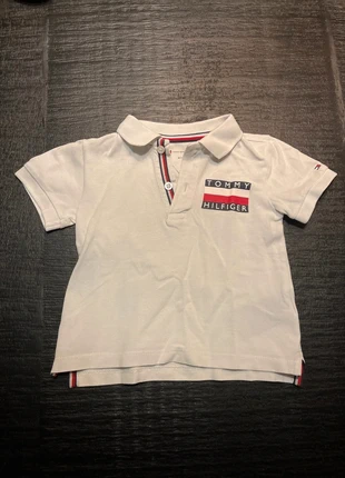 💡 Polo van Tommy Hilfiger, merk: Tommy Hilfiger, staat: Heel goed, maat: 12-18 maanden / 80 cm, € 5,00, € 5,95 inclusief Kopersbescherming